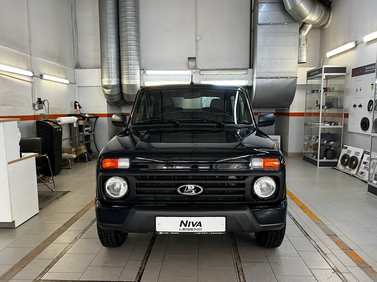 Lada Niva Legend 3 дв BLACK 24 1.7 5MT зеленый 1.69 л бензин 83 л.с.  механика полный привод от 21913 руб/мес в лизинг для юридических лиц |  СберЛизинг